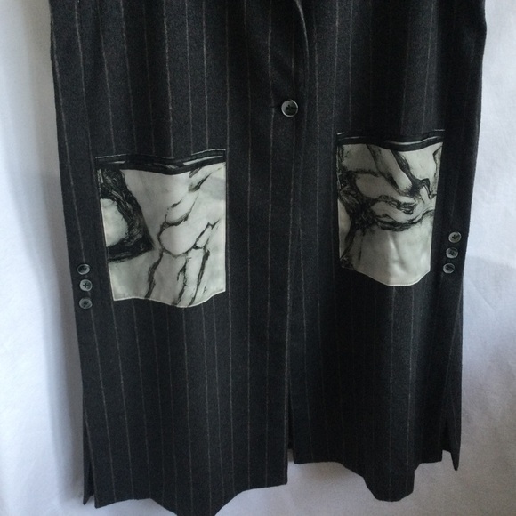 Rui Unique Medium Gray Long Vest Artsy Cool Pockets Pinstripe - Picture 3 of 15